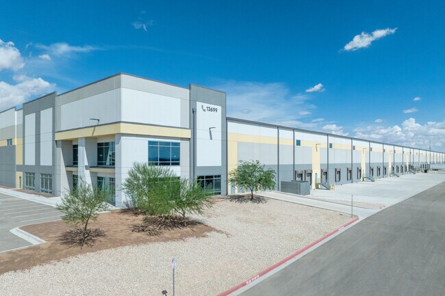 More details for Gateway Blvd W, El Paso, TX - Industrial to Rent