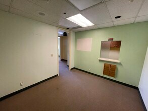 2021 Santa Monica Blvd, Santa Monica, CA for rent Building Photo- Image 2 of 9