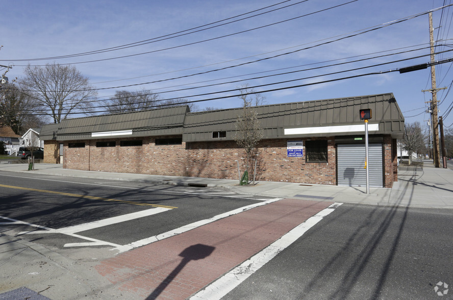 73-77 Broadway, Rocky Point, NY for sale - Primary Photo - Image 1 of 1