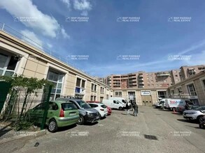 Office in Villeurbanne to rent Building Photo- Image 2 of 10