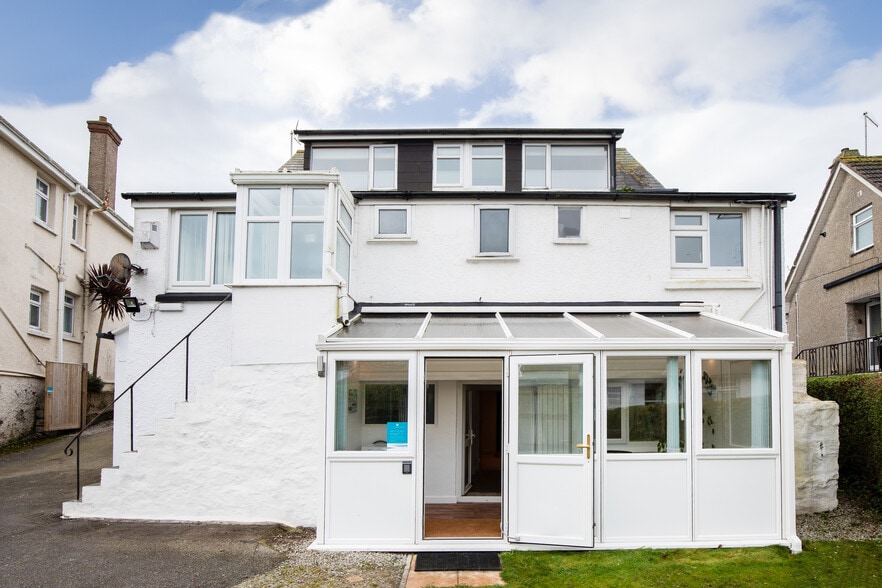 13 Dracaena Av, Falmouth for sale - Building Photo - Image 2 of 10