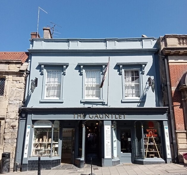 St John's Sq, Glastonbury for sale - Primary Photo - Image 1 of 4