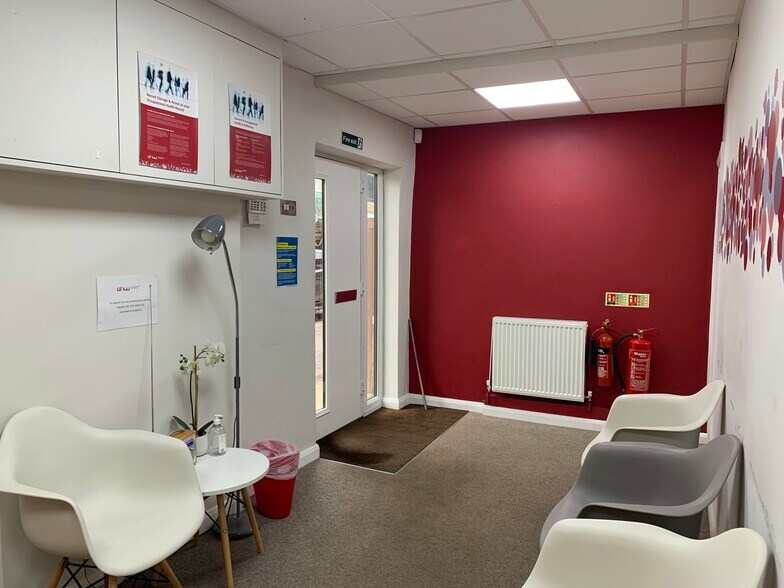 Oaten Hill Place, Canterbury for sale - Interior Photo - Image 2 of 7