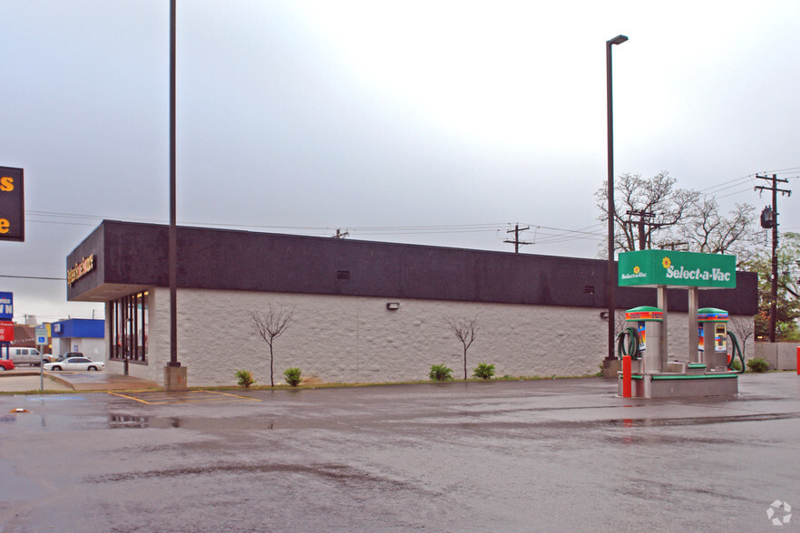 2500 NW 23rd St, Oklahoma City, OK for rent - Building Photo - Image 3 of 30