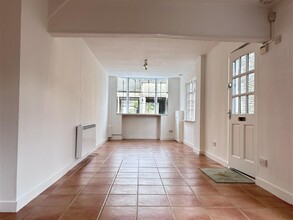 50 Sheep St, Cheltenham for rent Interior Photo- Image 1 of 3