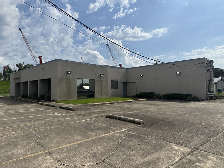 105 W 8th St, Reserve, LA for rent - Building Photo - Image 3 of 10