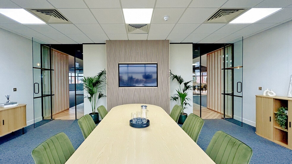 1 Cross St, Sale to rent - Interior Photo - Image 2 of 5