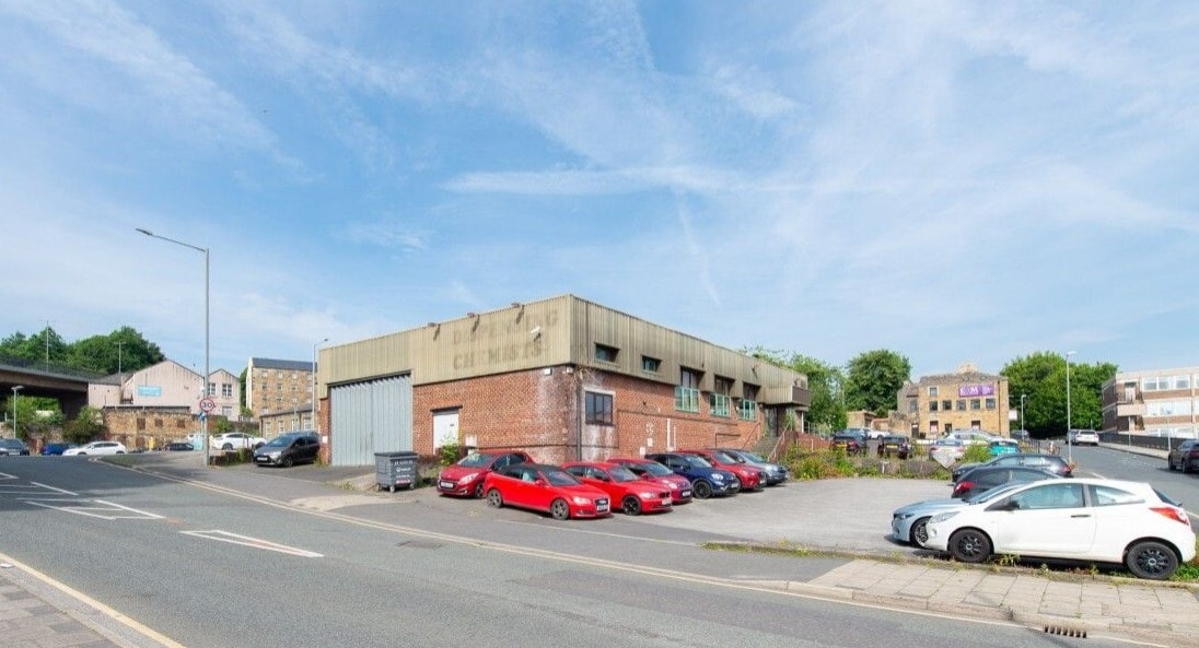 18-20 Finsley Gate, Burnley for sale Primary Photo- Image 1 of 1