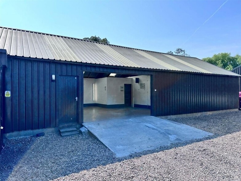 Lower Rd, Hockley to rent - Primary Photo - Image 1 of 14