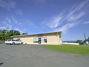 221 N 21st St, Purcellville, VA for sale Primary Photo- Image 1 of 1