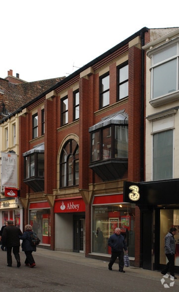 2-2A Commercial St, Leeds to rent - Building Photo - Image 2 of 4