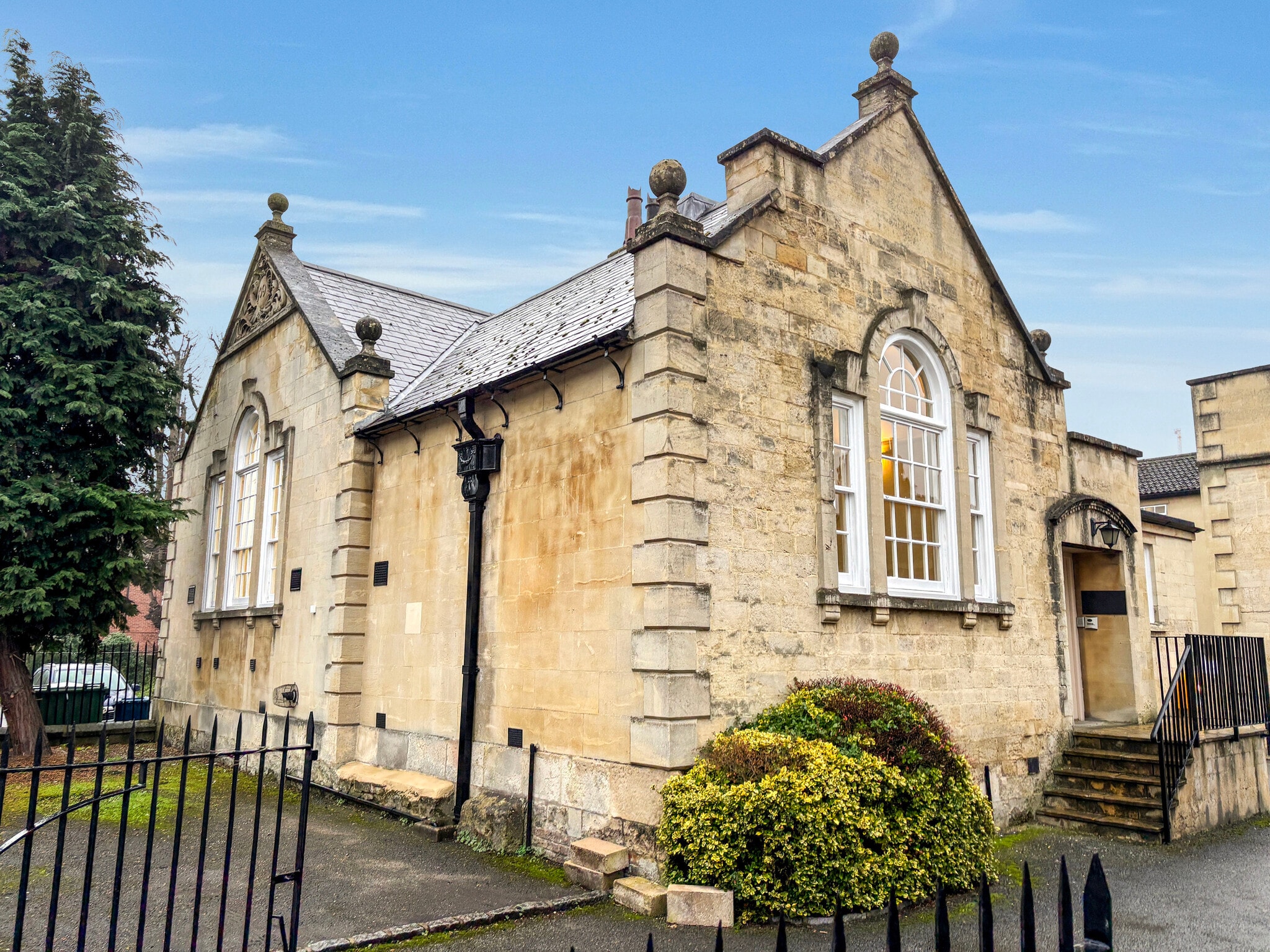 81 St Clements St, Oxford for sale Primary Photo- Image 1 of 1