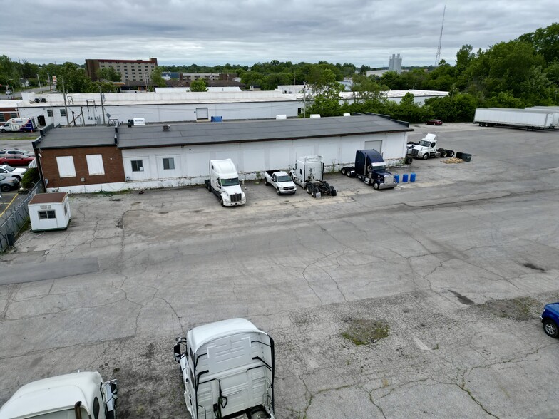 3340 Shelby St, Indianapolis, IN for rent - Building Photo - Image 3 of 16