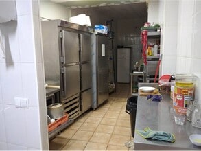 Retail in Barcelona, Barcelona to rent Interior Photo- Image 2 of 3