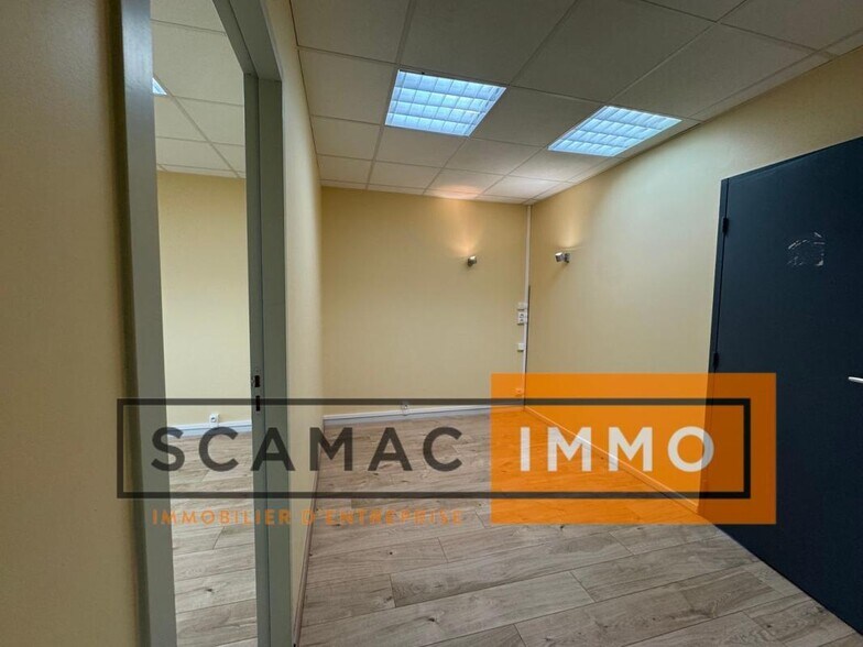 Office in Éguilles for sale - Building Photo - Image 2 of 9