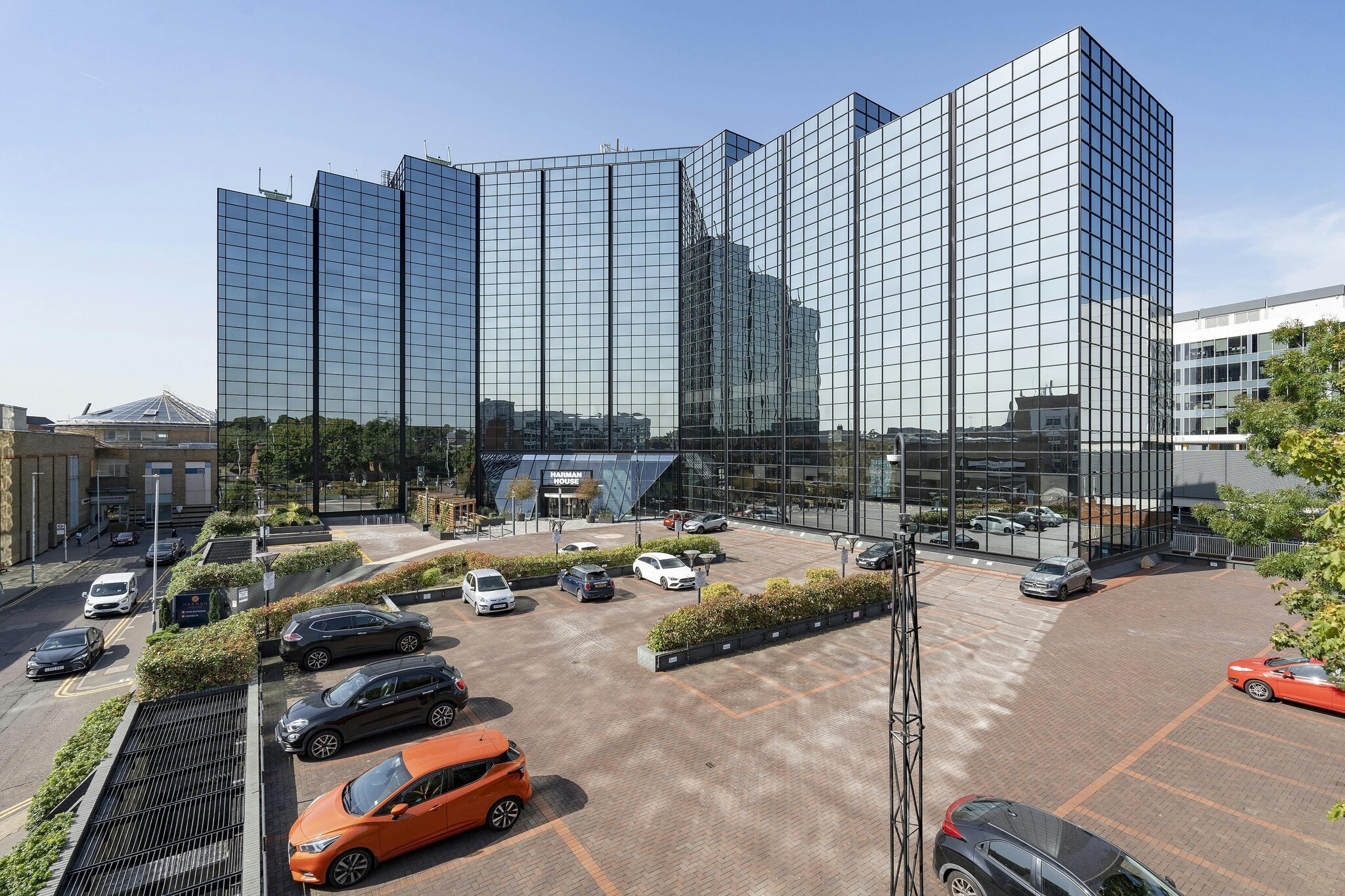 1 George St, Uxbridge to rent Primary Photo- Image 1 of 32