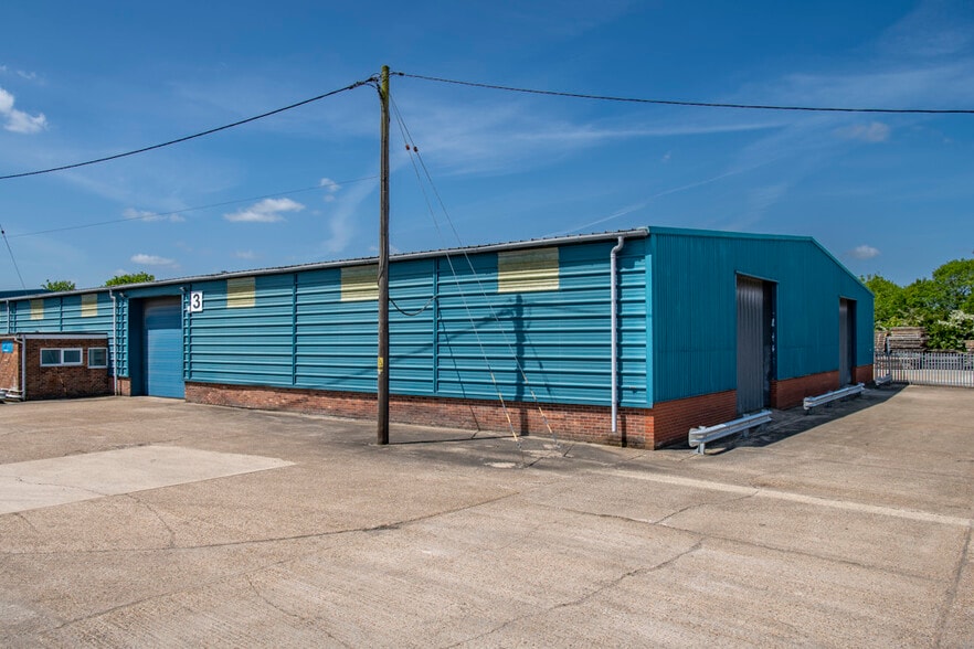 Besthorpe, Besthorpe to rent - Building Photo - Image 2 of 4