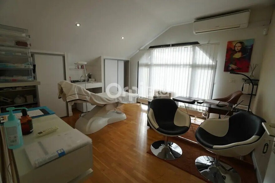 Office in Longvic to rent - Interior Photo - Image 2 of 6