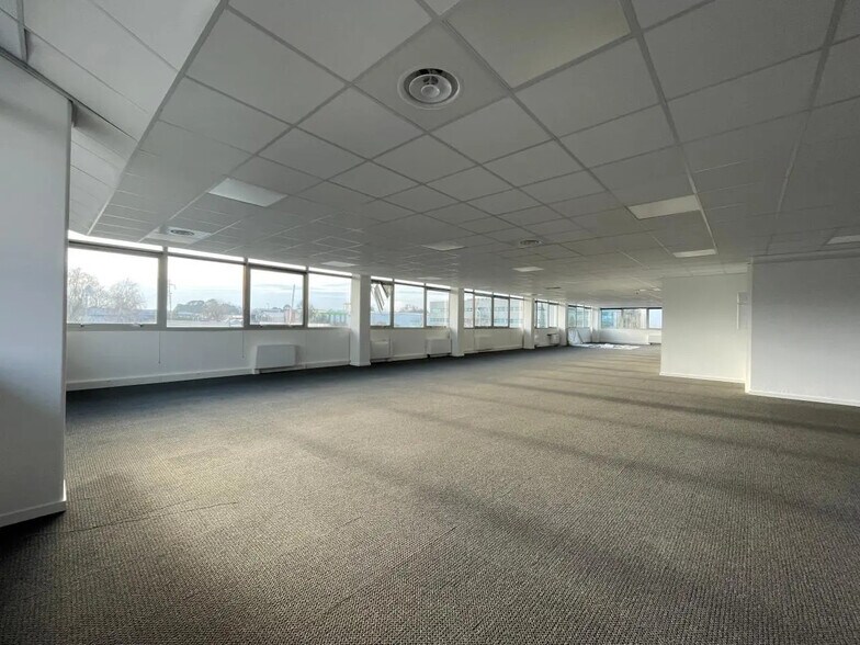 Office in Pessac to rent - Building Photo - Image 3 of 9