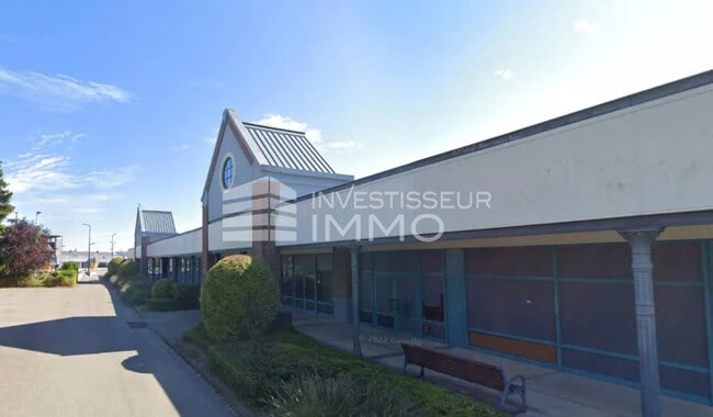 Location Commerce 166 m² à 834 m²