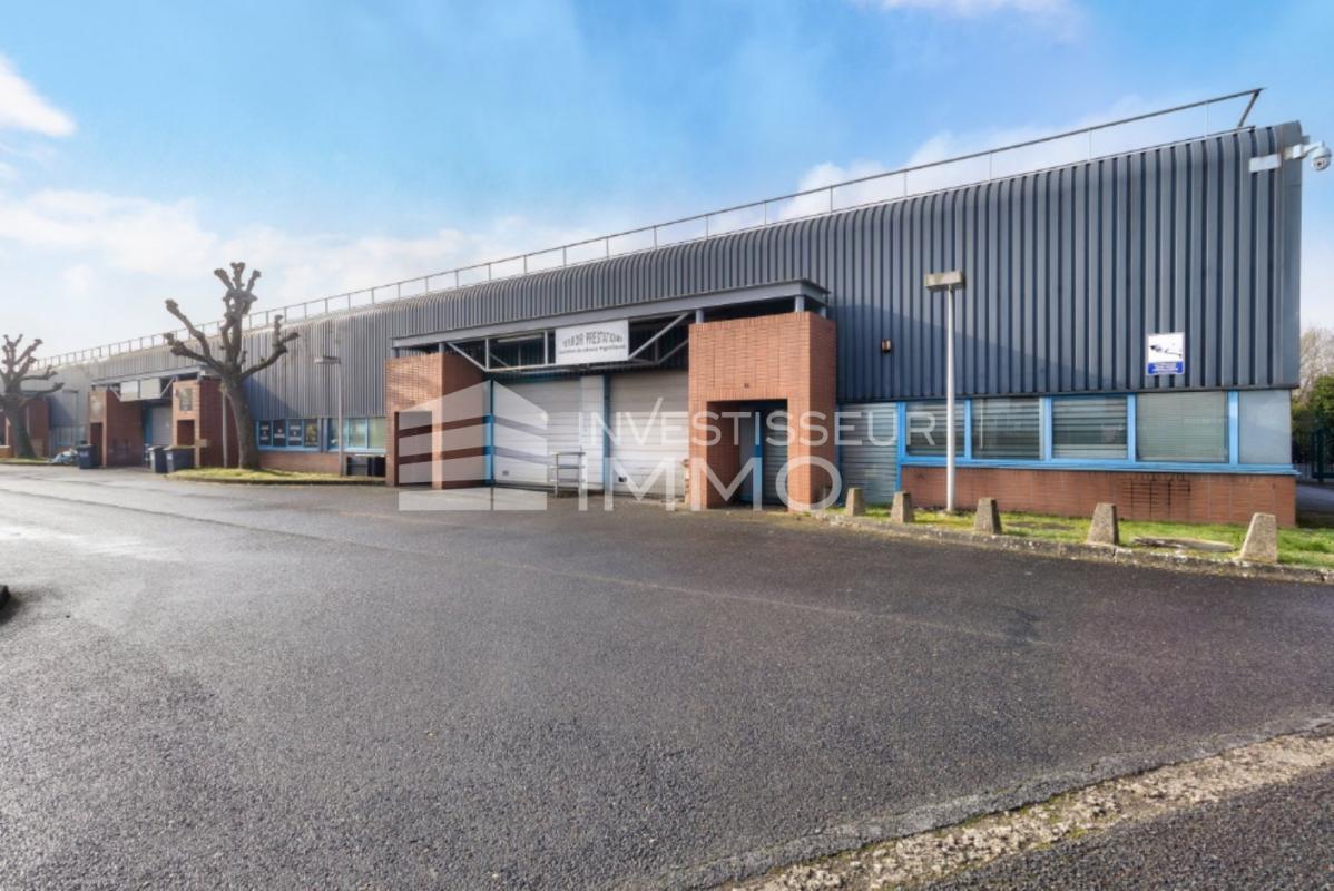 Office in Villepinte to rent Building Photo- Image 1 of 5