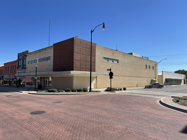 201 E Main St, Shawnee, OK for sale - Primary Photo - Image 1 of 1