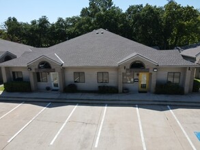 501 E 15th St, Edmond, OK for rent Building Photo- Image 2 of 10