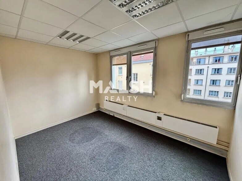 Office in Lyon to rent - Interior Photo - Image 2 of 6