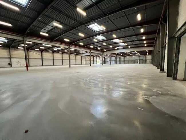 Location Entrepôt 10 700 m²