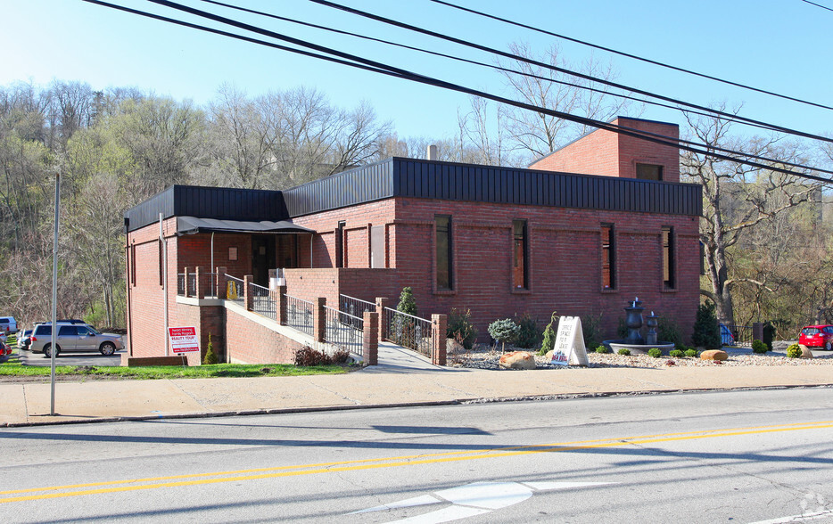 100 Pennsylvania Ave, Irwin, PA for sale - Primary Photo - Image 1 of 1