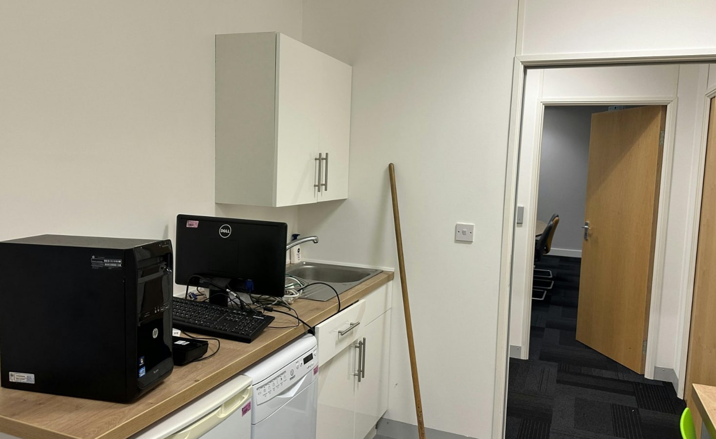 Siskin Pky E, Coventry, WMD CV3 4PE - Unit 6 - - Interior Photo - Image 2 of 8