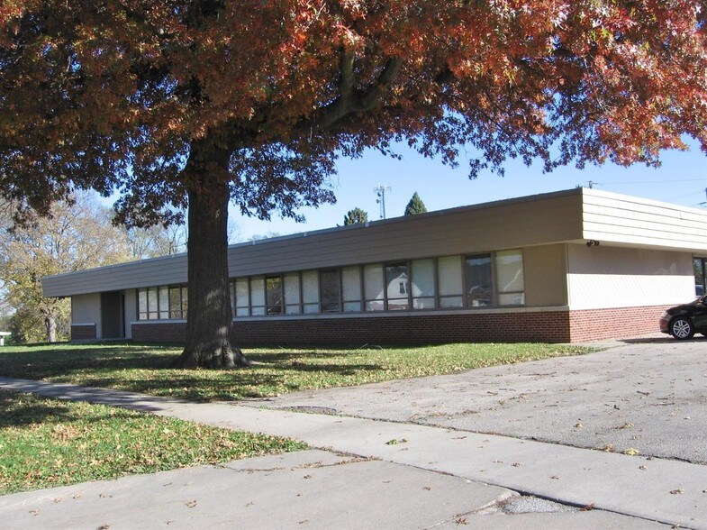 306 S 17th Ave, Marshalltown, IA for sale - Primary Photo - Image 1 of 1