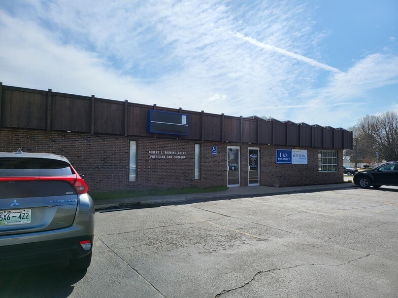 400 S Main St, Charleston, MO for sale - Building Photo - Image 1 of 1