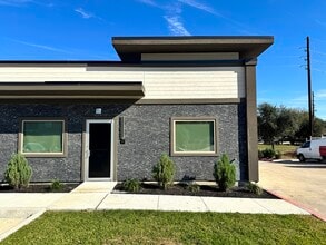 8815 West Rd, Houston, TX to rent Interior Photo- Image 1 of 16