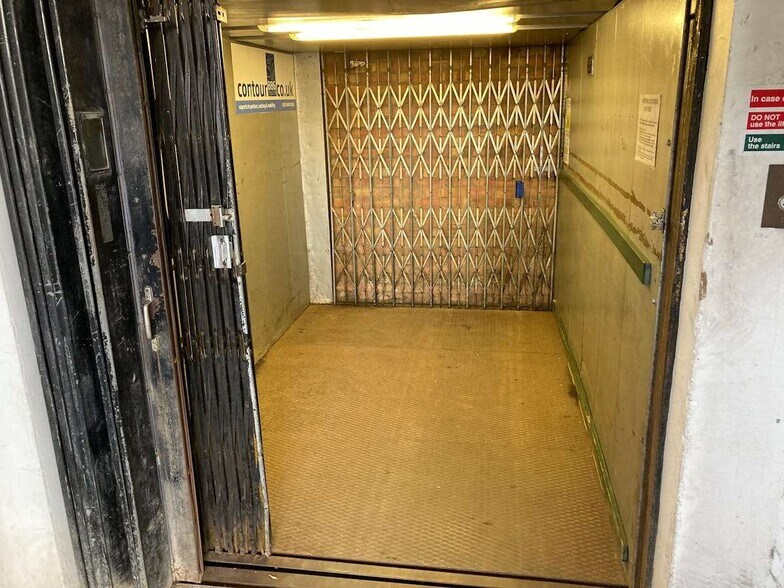 11 Sandown Rd, Watford for sale - Interior Photo - Image 3 of 3