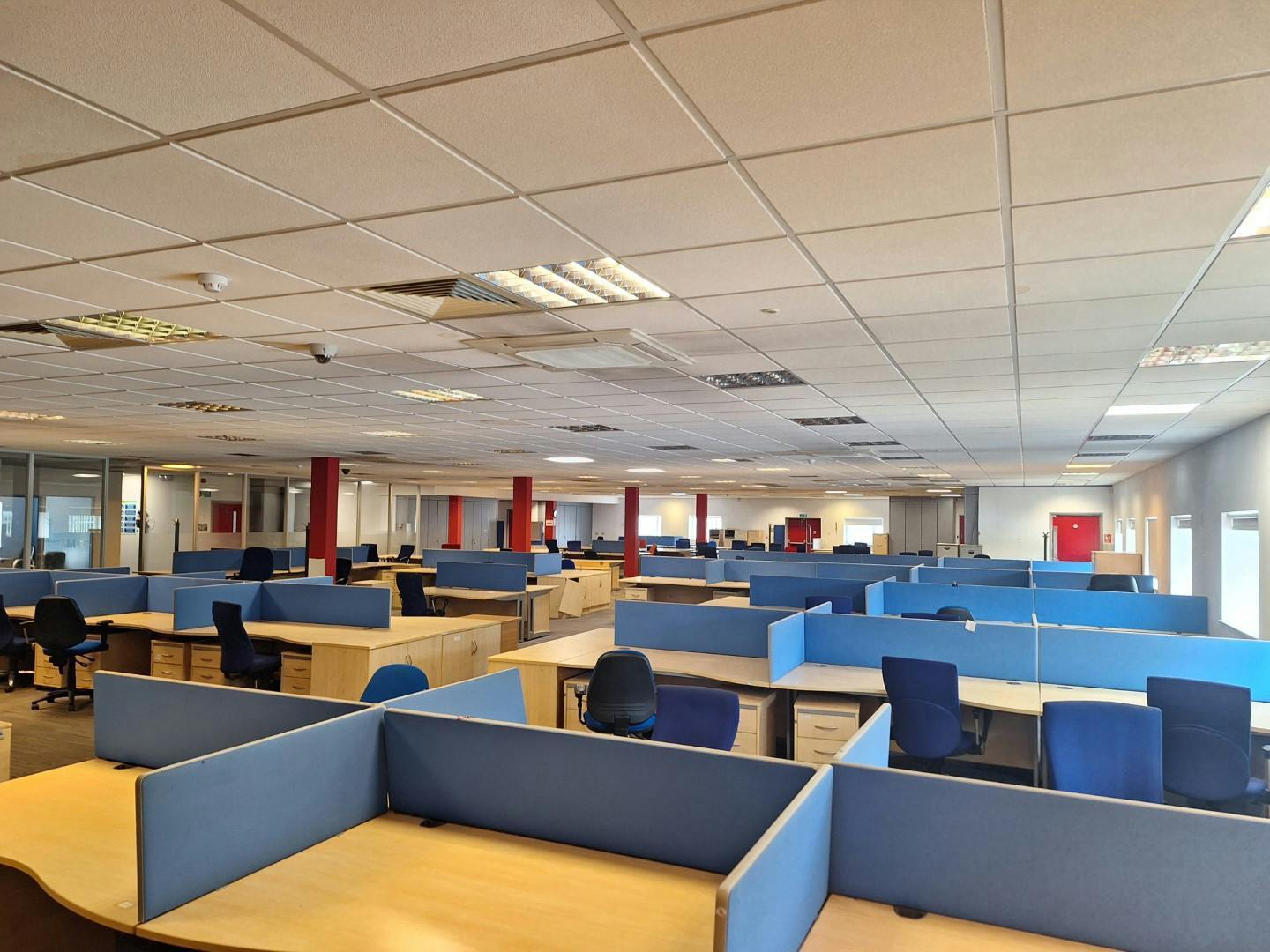 Hazelbottom Rd, Manchester to rent Building Photo- Image 1 of 12