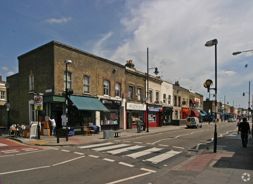 387 Roman Rd, London to rent - Primary Photo - Image 1 of 8