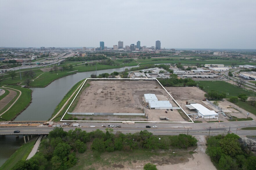 1121 Riverside Dr, Fort Worth, TX for sale - Building Photo - Image 1 of 1