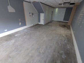 31 Oxford St, Swansea to rent Interior Photo- Image 1 of 8