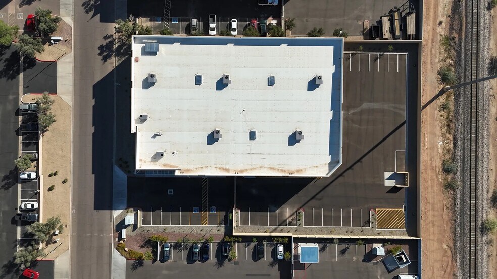 350 S Hamilton Ct, Gilbert, AZ to rent - Building Photo - Image 2 of 19