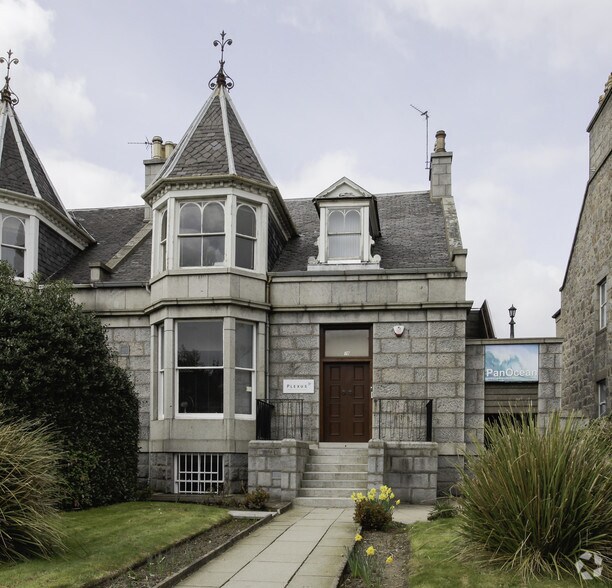 78-78A Carden Pl, Aberdeen for rent - Primary Photo - Image 1 of 2