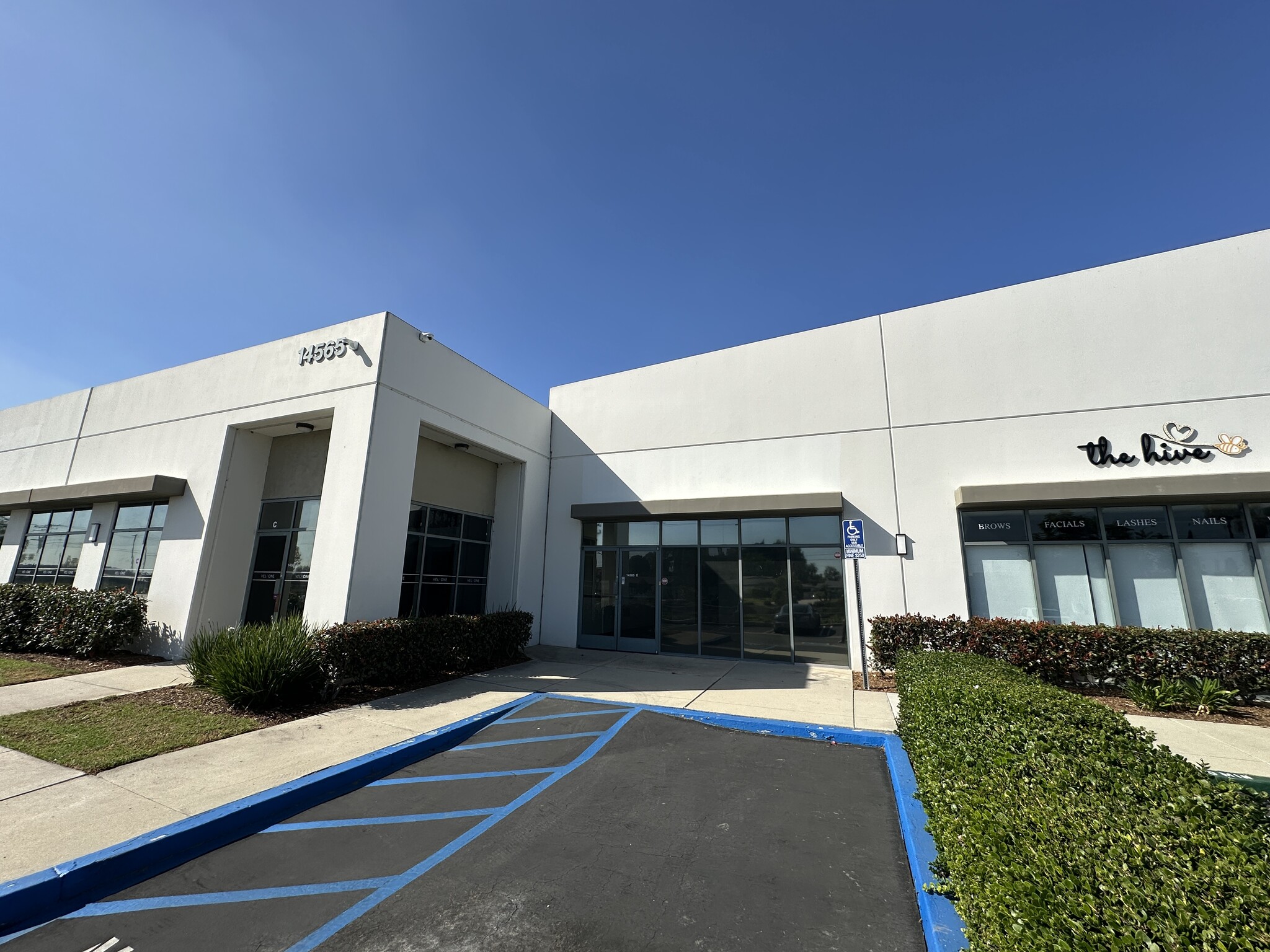 14525 Valley View Ave, Santa Fe Springs, CA to rent Interior Photo- Image 1 of 8