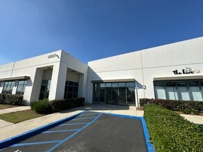 14525 Valley View Ave, Santa Fe Springs, CA to rent Interior Photo- Image 1 of 8