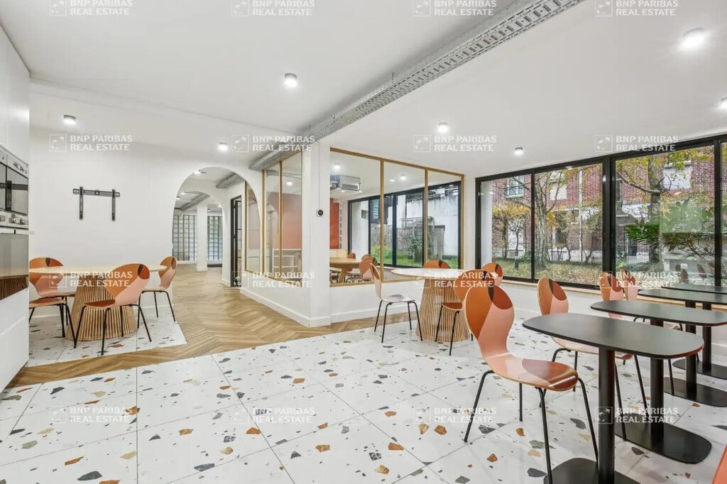 Location Bureaux 160 m² - Photo 1