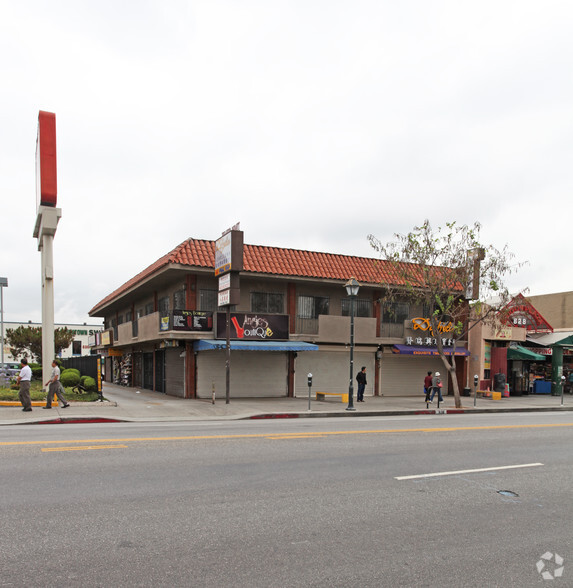 836-840 N Broadway St, Los Angeles, CA for rent - Building Photo - Image 1 of 5