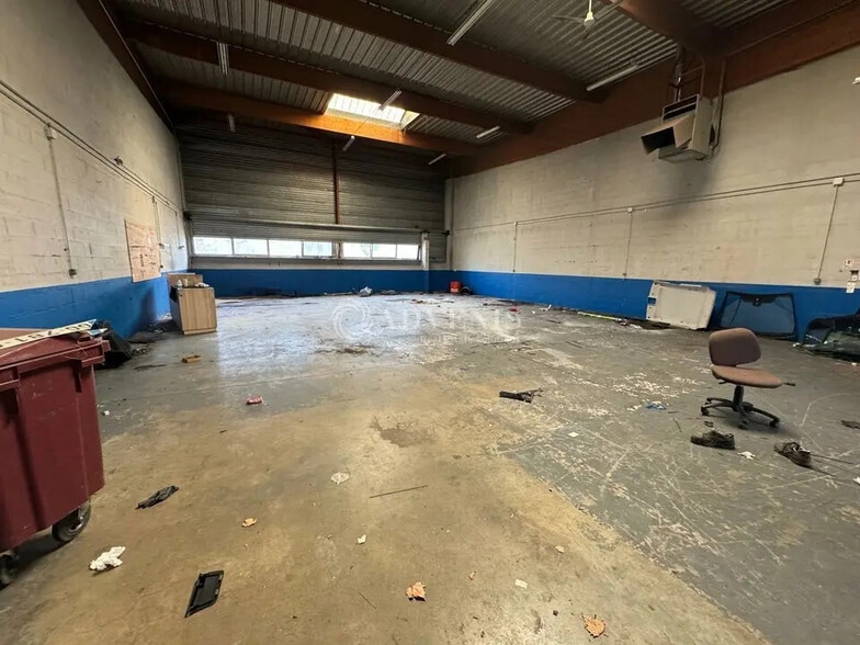 Light Industrial in Torcy to rent - Interior Photo - Image 1 of 5