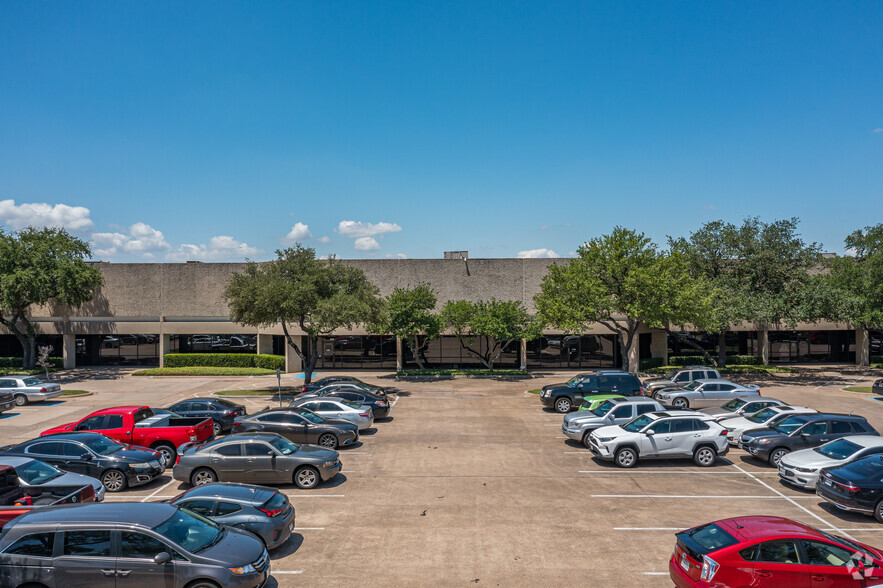 2025 Royal Ln, Dallas, TX for rent - Building Photo - Image 3 of 6