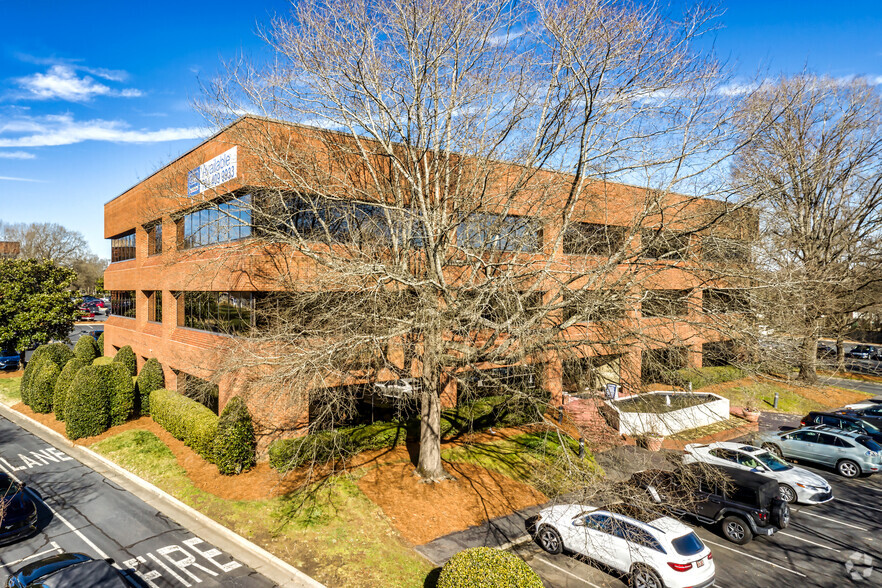 7301 Carmel Executive Park, Charlotte, NC for rent - Primary Photo - Image 1 of 6