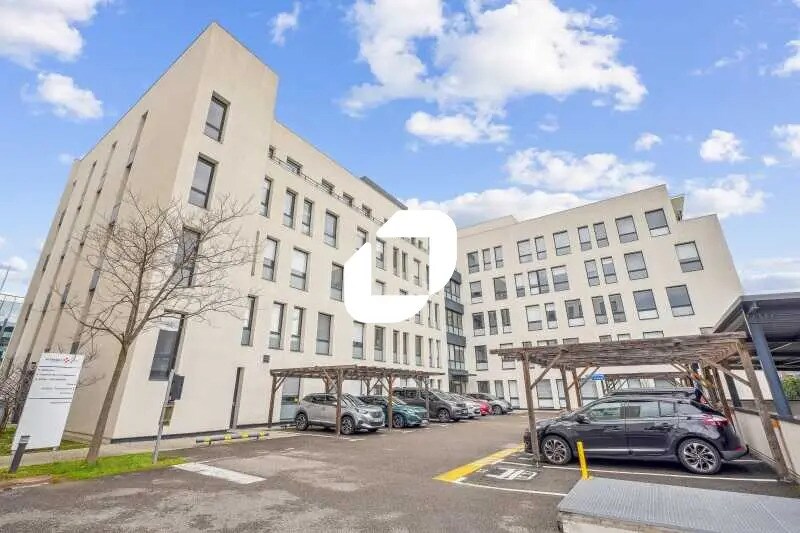 Office in Villeurbanne to rent Building Photo- Image 1 of 24