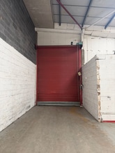 3 Old Oak Common Ln, London to rent Interior Photo- Image 2 of 2
